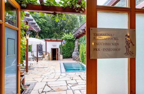 Bad Radkersburg Hotel | Relaxing Retreat at Hotel im Park: Pet-Friendly & Pool Access