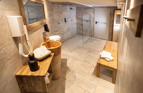 Langelsheim Hotel | Discover Comfort at Hotel Im Tannengrund with Pool & Spa