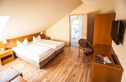 Langelsheim Hotel | Discover Comfort at Hotel Im Tannengrund with Pool & Spa