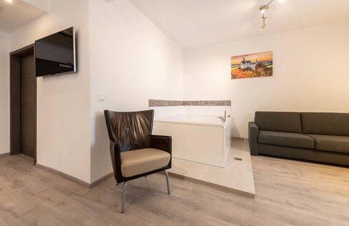 Reutlingen Hotel | Comfortable Hotel in Laisen with Family-Friendly Amenities