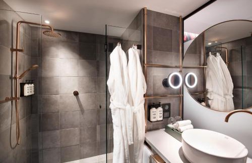 Adelaide Central Business District Hotel | Discover Hotel Indigo Adelaide Markets with Pool & Ocean View
