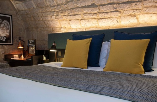 Bath Hotel | Indulge at Hotel Indigo Bath with Spa and Family-Friendly Amenities