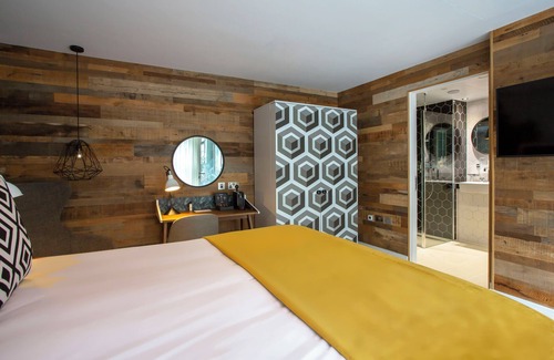 Bath Hotel | Indulge at Hotel Indigo Bath with Spa and Family-Friendly Amenities
