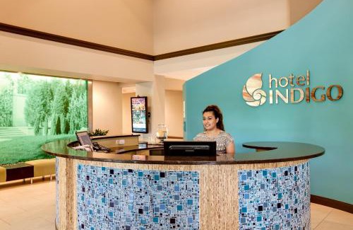 Vernon Hills Hotel | Pet-Friendly Getaway at Hotel Indigo Chicago - Vernon Hills