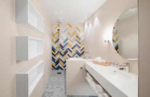 Kamppi Hotel | Stylish Hotel Indigo Helsinki-Boulevard: Pet-Friendly Stay