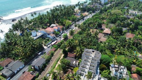 Unawatuna Hotel | Discover Hotel Indigo: Top-Rated Stays with Breakfast & Kitchen