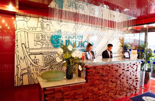 Tower Hill Hotel | Explore Hotel Indigo London Tower Hill - Family-Friendly Stay