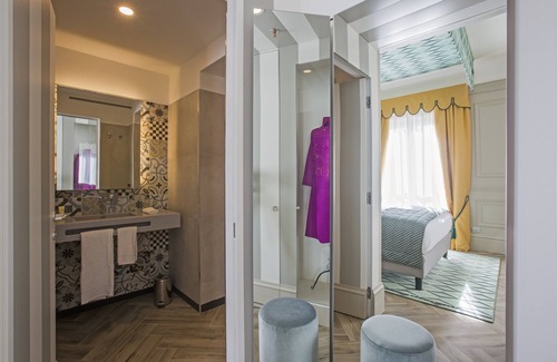 Tricolore Hotel | Stylish Hotel Indigo Milan - Corso Monforte, Rated 9.4/10