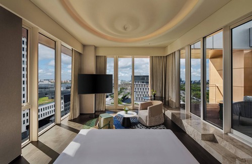 Pudong Hotel | Hotel Indigo Shanghai Harbour City By Ihg