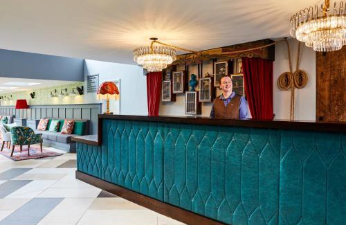 City Centre Hotel | Stylish Hotel Indigo Stratford: Top-Rated Amenities Await
