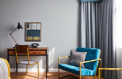 City Centre Hotel | Stylish Hotel Indigo Stratford: Top-Rated Amenities Await