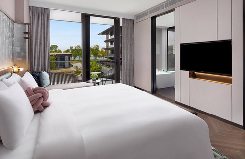 Wuzhong Hotel | Explore Hotel Indigo Suzhou Yangcheng Lake - Family Friendly Stay