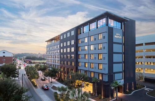 College Town Hotel | Modern Comfort at Hotel Indigo Tallahassee - Collegetown