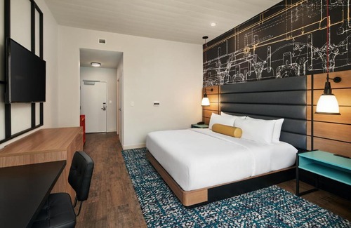 College Town Hotel | Modern Comfort at Hotel Indigo Tallahassee - Collegetown