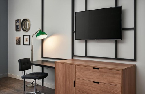 College Town Hotel | Modern Comfort at Hotel Indigo Tallahassee - Collegetown