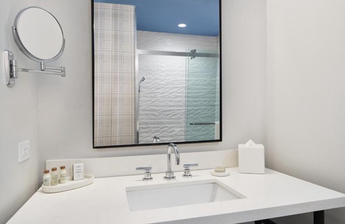 College Town Hotel | Modern Comfort at Hotel Indigo Tallahassee - Collegetown