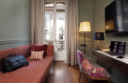Roman Quarter Hotel | Discover Hotel Indigo Turin: 4-Star Rated with Spa Amenities