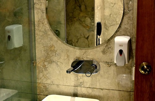 Amritsar Hotel | Discover Hotel Indus: Family-Friendly with Breakfast Included