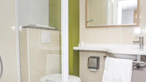 Montlucon Hotel | Discover Hotel Inn Design Montluçon: Pet-Friendly Comfort