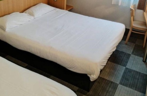 Montlucon Hotel | Budget-Friendly Hotel Inn Design Montluçon with Spa & Breakfast