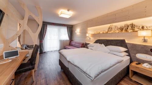 Santa Cristina Val Gardena Hotel | Oceanfront Hotel Interski: Guest Rated 9/10 with Pool & Spa