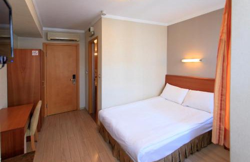 Beyazit Hotel | Comfortable Stay at Hotel Inter Istanbul with Breakfast & Pets