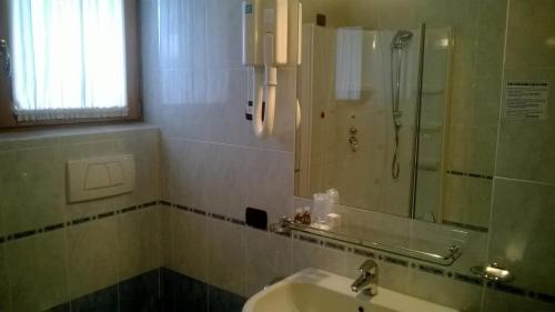 Valdidentro Hotel | Explore Hotel Interalpen: 4-Star Gem with Ocean Views