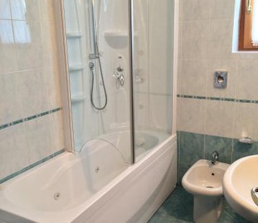 Valdidentro Hotel | Explore Hotel Interalpen: 4-Star Gem with Ocean Views