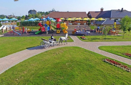Bijeljina Hotel | Discover Hotel Intergaj Bijeljina with Oceanfront Views