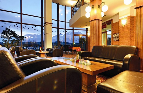 Tatranska Lomnica Hotel | Relax at Hotel International: 4-Star Stay with Spa & Pool