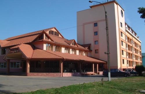 Mukachevo Hotel | Unmatched Comfort at Hotel Intourist - Rated 10/10