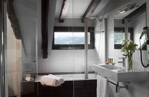 Bidania-Goiatz Hotel | Experience Elegance at Hotel Iriarte Jauregia - Guest Rated 9.8