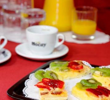 Granollers Hotel | Budget-Friendly Hotel Iris with Breakfast & Family Amenities