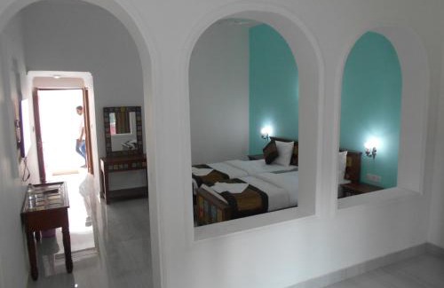 Khajuraho Hotel | Discover Hotel Isabel Palace: Oceanfront Bliss Awaits