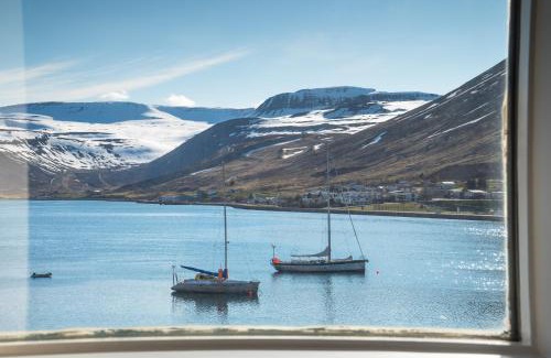 Isafjordur Hotel | Comfortable Hotel Isafjördur - Torg with Pet-Friendly Amenities