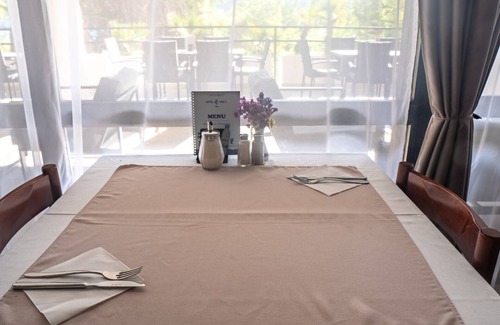 Cove Rogacic House | Hotel Issa - Quadruple Room Sea View 1