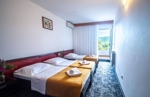 Cove Rogacic House | Hotel Issa - Triple Room Sea View 4