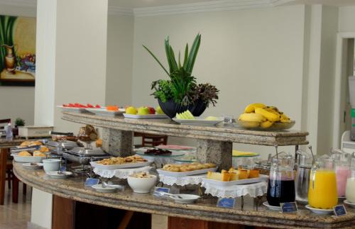 Centro Hotel | Explore Hotel Itajaí Tur: Family-Friendly with Hot Tub