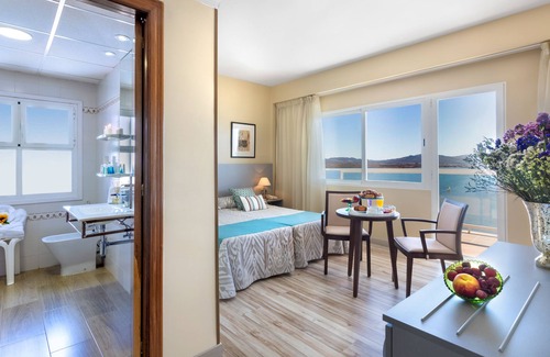 Diputacion de Rincon de San Gines Hotel | Relax at Hotel Izán Cavanna with Ocean Views & Spa Access