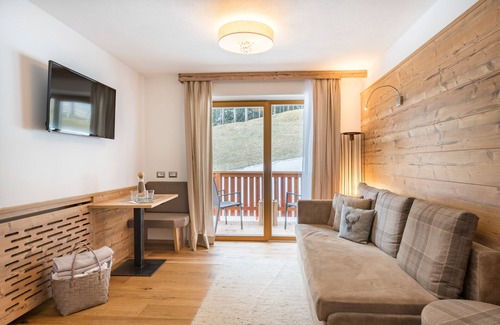 Selva di Val Gardena Hotel | Experience Hotel Jägerheim: Guest Rated 9.8 with Spa & Pool