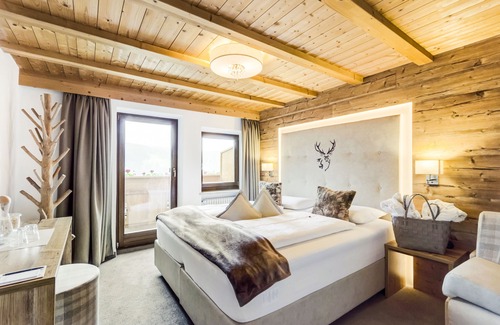 Selva di Val Gardena Hotel | Experience Hotel Jägerheim: Guest Rated 9.8 with Spa & Pool