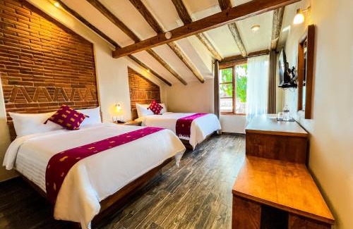 De Mexicanos Hotel | Unwind at Hotel Junvay: Oceanfront Bliss with Top Amenities