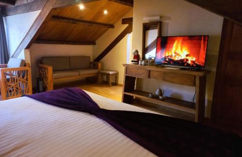 De Mexicanos Hotel | Unwind at Hotel Junvay: Oceanfront Bliss with Top Amenities