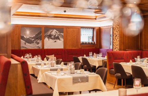 Lech am Arlberg Hotel | Stay at Hotel Jagdhaus Monzabon: 4-Star Retreat with Spa