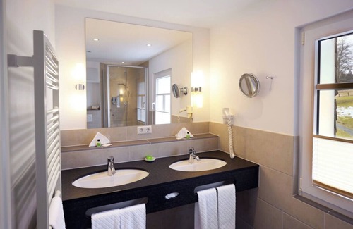 Jagdhaus Hotel | Delightful Hotel Jagdhaus Wiese with Spa & Pool Access