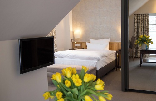 Jagdhaus Hotel | Delightful Hotel Jagdhaus Wiese with Spa & Pool Access