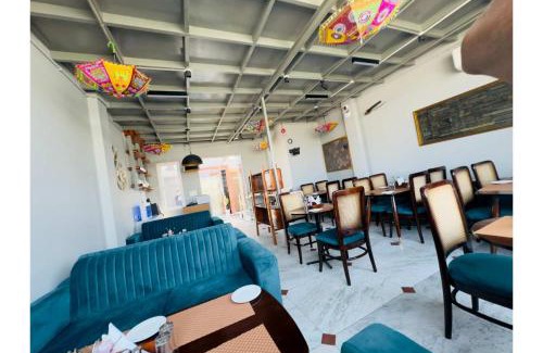 Amer Fort Road Hotel | Discover Hotel Jaipur Dreams: Family-Friendly Getaway
