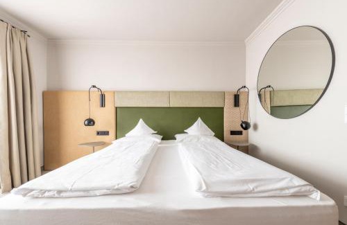 Fuschl am See Hotel | Relax at Hotel Jakob: Beachfront Bliss with Spa & More