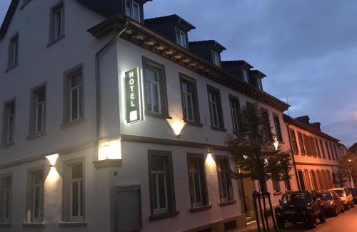 Gruenstadt Hotel | Pet-Friendly Hotel-Jakobslust with Breakfast & Child Care