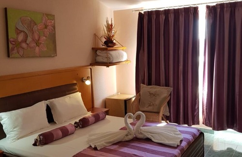 Vama Veche Hotel | Relaxing Retreat at Hotel Jakuzzi with Spa and Dining